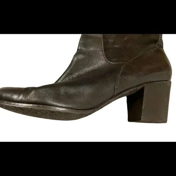 Adrienne Vittadini suede and leather boots - Picture 3 of 6